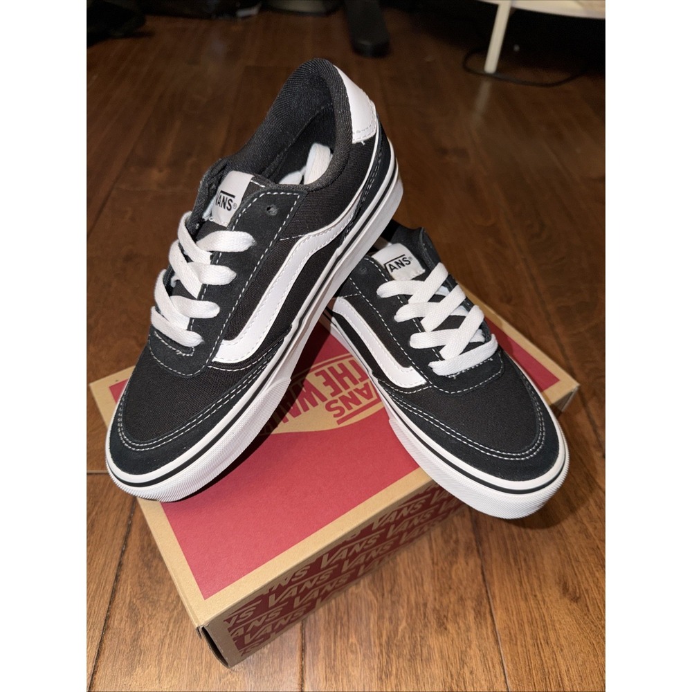 Women's Brooklyn LS Vans Size 5 classic side stripe‎ shoe New With Box